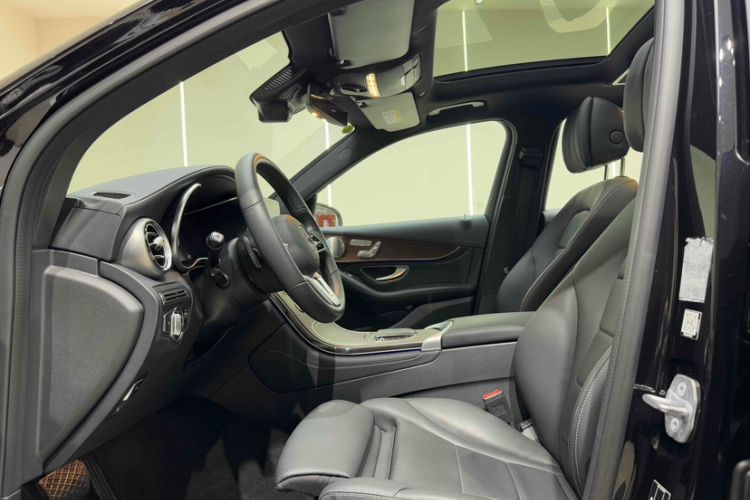 Used Mercedes-Benz GLC 2020 GLC 300 L 4MATIC Luxury Model
