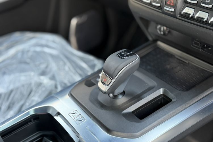 Used 212 T01 2024 2.0T Explorer