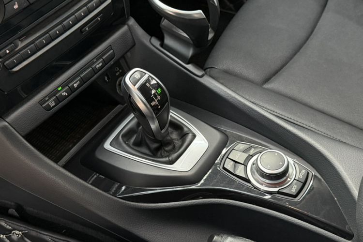 Used BMW X1 2015 sDrive18i Leading Edition
