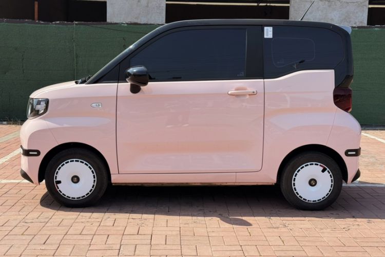 Used Chery QQ Ice Cream 2025 205km Qi Energy Version Exterior 1