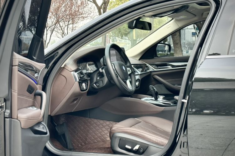 Used BMW 5 Series 2021 525Li Luxury Package