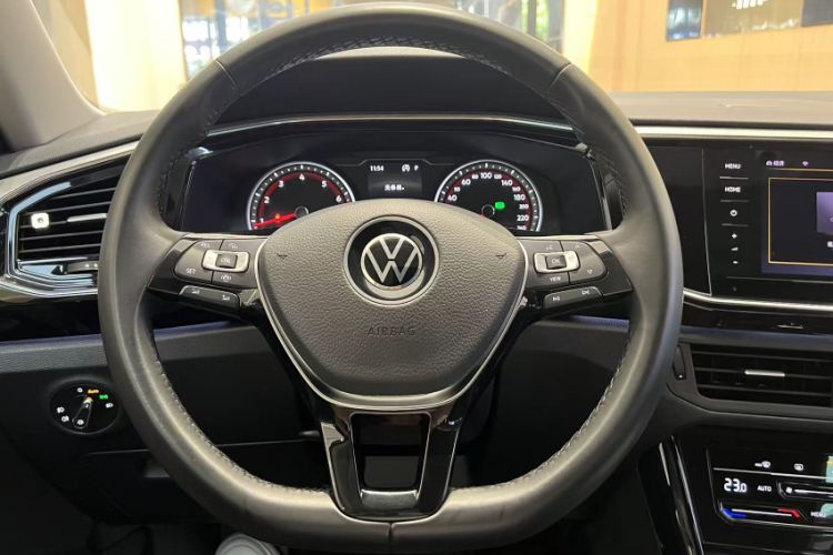 Used Volkswagen Tayron 2020 330TSI Two-Wheel Drive Luxury Smart Connectivity Version Steering Wheel