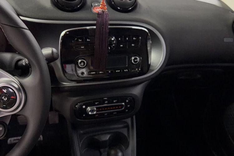 Used smart fortwo 2018 0.9T 66kW Hardtop Pioneer Edition China V Emission Standard Audio And AC Panel