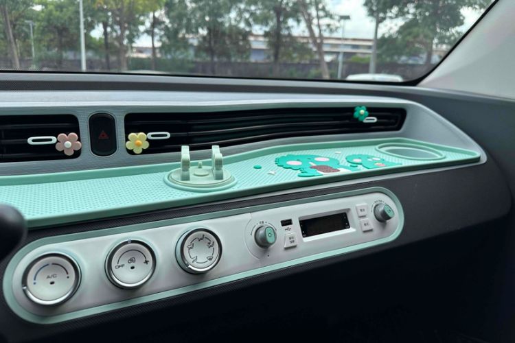 Used Wuling Hongguang MINIEV 2022 Macaron Premium Model – Lithium Iron Phosphate