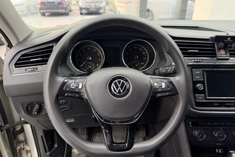 Used Volkswagen Tiguan L 2021 330TSI Automatic Two-Wheel Drive Comfort Edition
