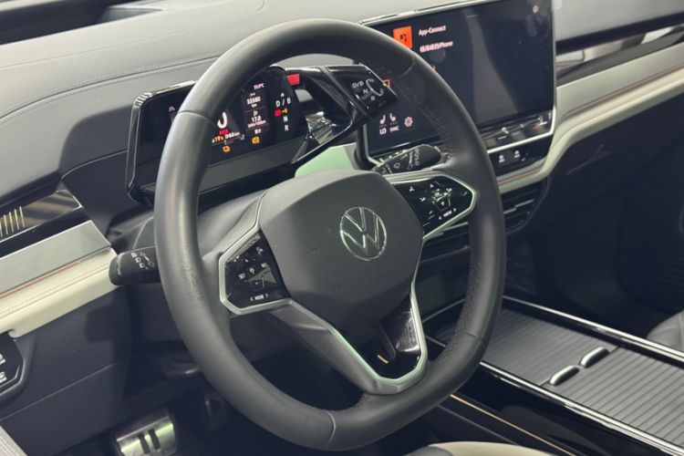 Used Volkswagen ID.6 CROZZ 2024 Facelifted PRO