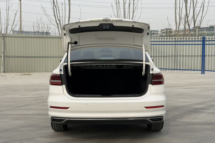 Used Volkswagen Lavida 2022 280TSI DSG Comfort Edition Exterior 7