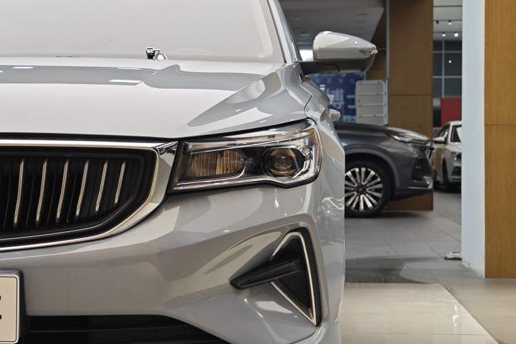 Used Geely Auto Emgrand 2023 4th Generation Champion Edition 1.5L CVT Prestige Model Exterior 6