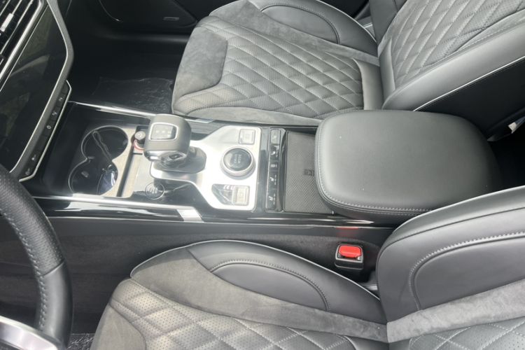 Used Hongqi HS5 2019 2.0T Smart Connect Flagship Edition Interior 9