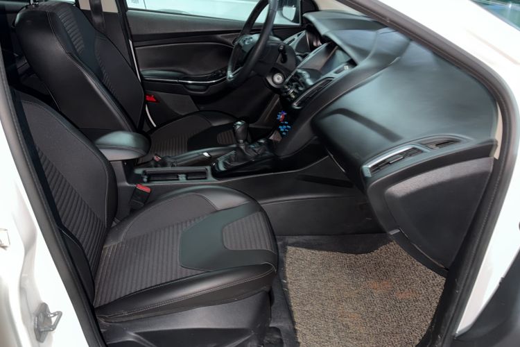 Used Ford Focus 2018 Two-Door Classic EcoBoost 125 Manual - Supercharged Style SmartDrive Edition
