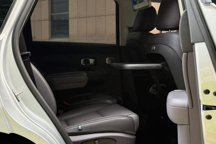 Used Leapmotor C16 2024 All-Electric 580 Luxury Edition Interior 8