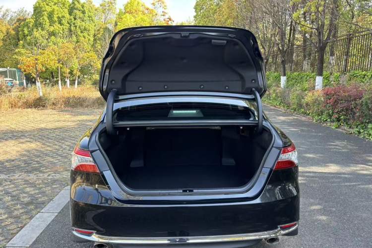 Used Toyota Camry 2023 2.0G Luxury Edition Interior 11