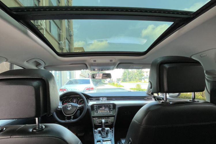 Used Volkswagen Magotan 2018 330TSI DSG Advanced Model Interior 2