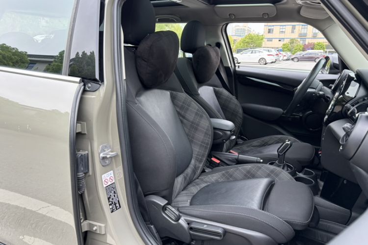 Used MINI 2018 1.5T COOPER Classic Edition Five-Door Version Right Front Seat