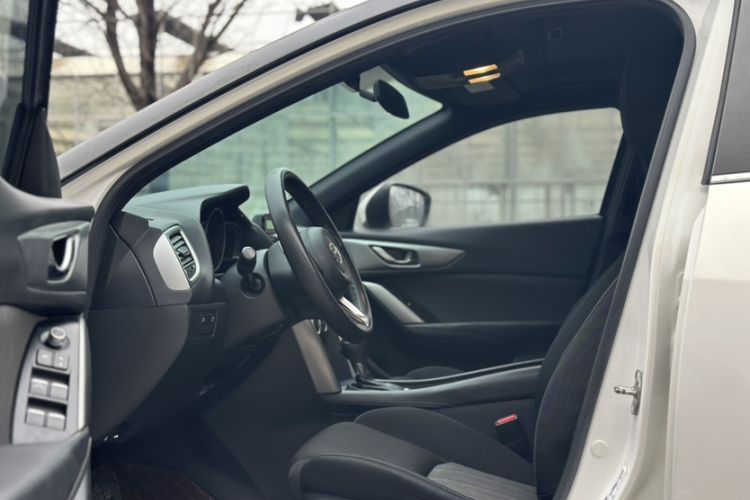 Used Mazda CX-4 2018 2.0L Automatic Two-Wheel Drive Blue Sky Dynamic Version China VI Standard