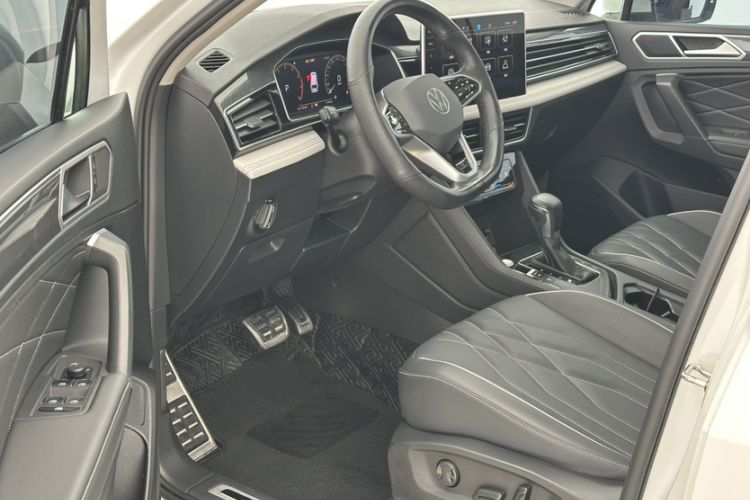 Used Volkswagen Tiguan L 2023 330TSI Automatic Two-Wheel Drive R-Line Enjoyment Edition
