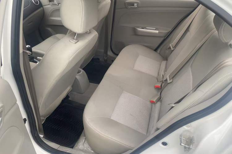 Used Changan Alsvin V3 2015 1.4L Manual Meiruan Model China V Standard
