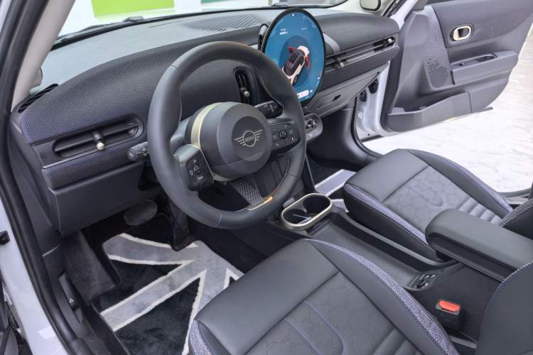 Used MINI MINI 2025 1.5T COOPER Classic Edition Five-Door Version
