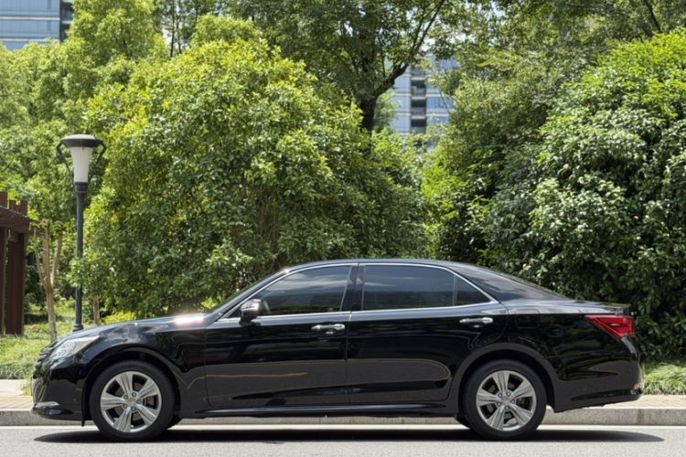 Used Toyota Crown 2015 2.0T Fashion Edition

