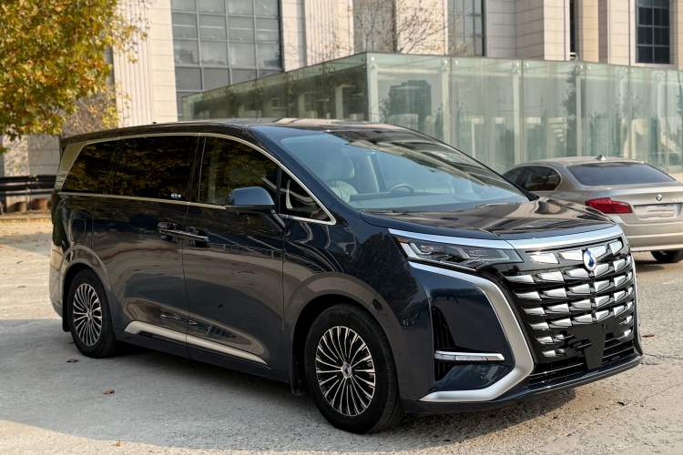 Used Denza D9 2022 DM-i 970 Four-Wheel Drive Flagship Model