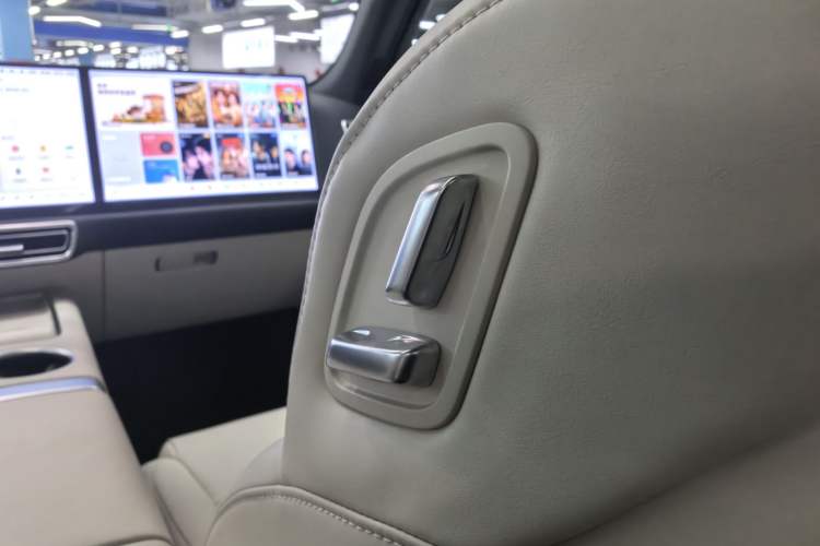 Used Li Auto L7 2025 Ultra Smart Refreshed Edition Interior 8