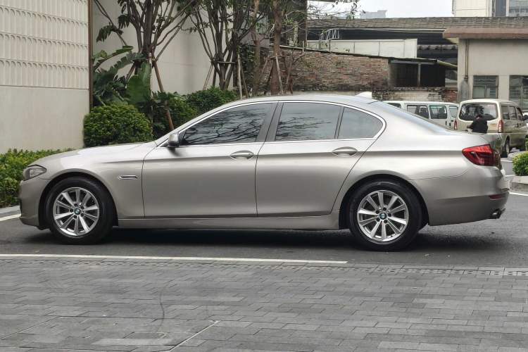 Used BMW 5 Series 2014 520i Elegant Edition Exterior 8