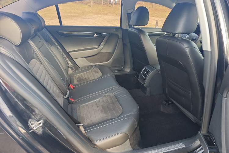 Used Volkswagen Magotan 2016 1.8TSI Luxury Comfort Model Interior 3