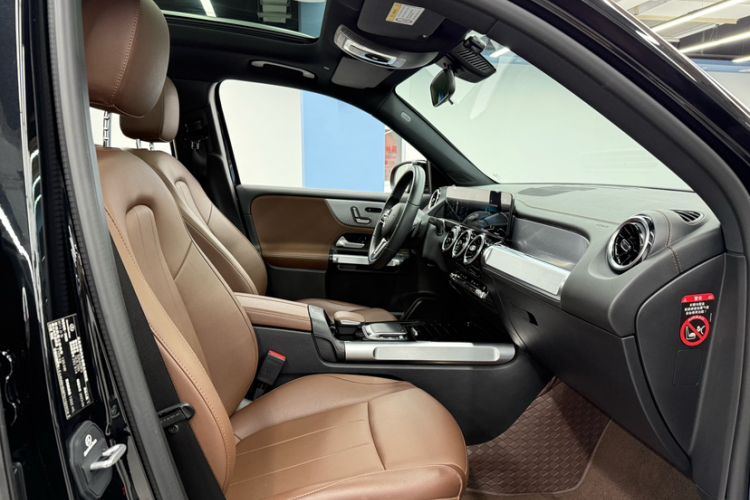 Used Mercedes-Benz GLB 2023 Refreshed GLB 200 Dynamic Edition Interior 11