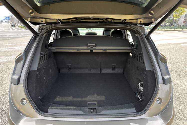Used Lincoln MKC 2017 2.0T Two-Wheel Drive Deluxe Edition
