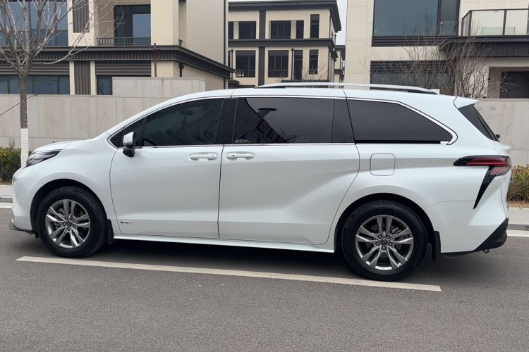 Used Toyota SIENNA 2024 2.5L Hybrid Comfort Edition
