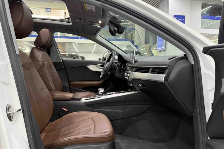 Used Audi A4L 2018 30th Anniversary Edition 40 TFSI Fashion Model