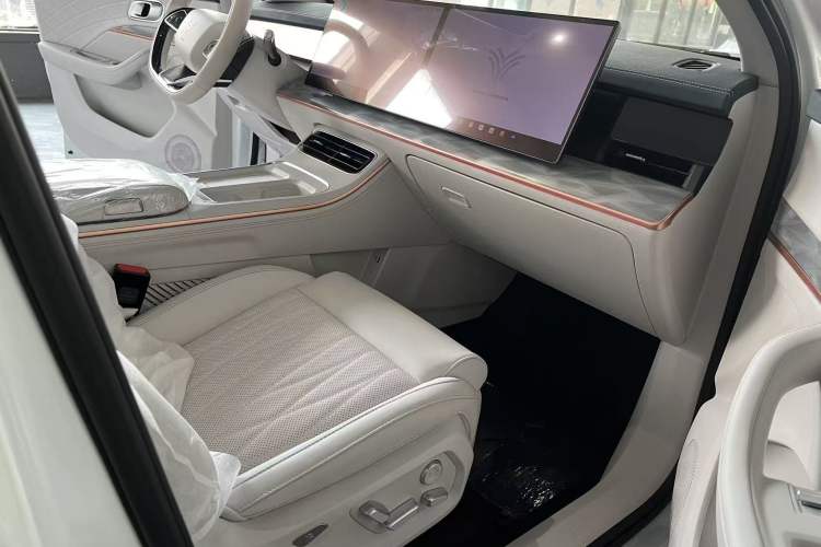 Used NETA L 2024 Extended-Range 310 Flash-Charge Red Edition
