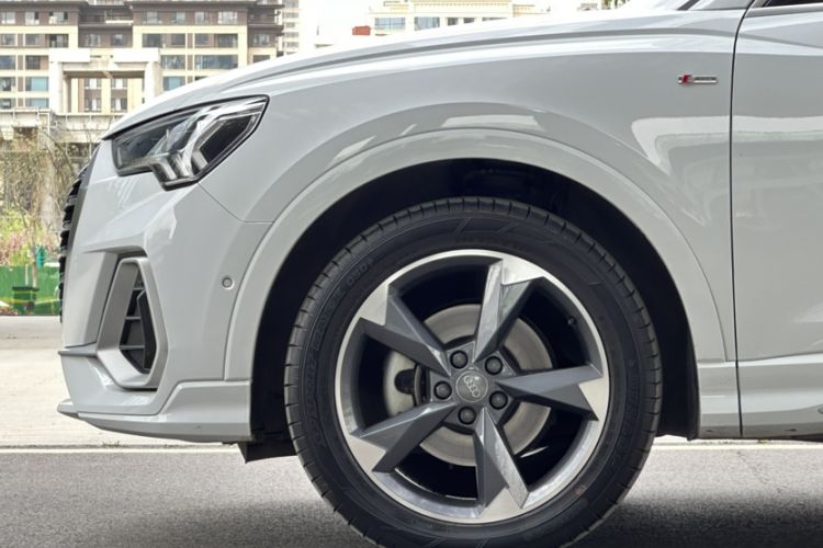 Used Audi Q3 2021 35 TFSI Fashion Dynamic Model
