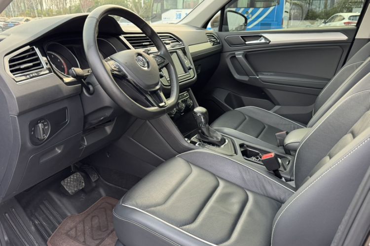 Used Volkswagen Tiguan L 2017 330TSI Automatic Two-Wheel Drive Flagship Edition Interior 7