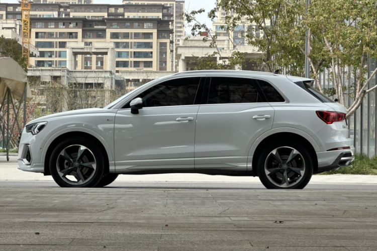 Used Audi Q3 2021 35 TFSI Fashion Dynamic Model
