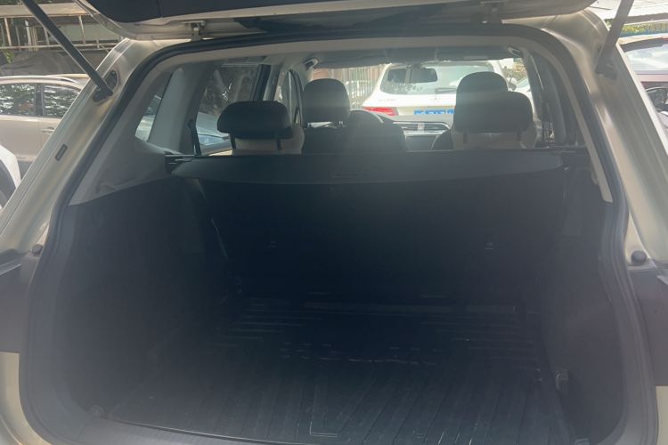 Used Volkswagen Tiguan L 2018 330TSI Automatic Two-Wheel Drive Comfort Edition Trunk