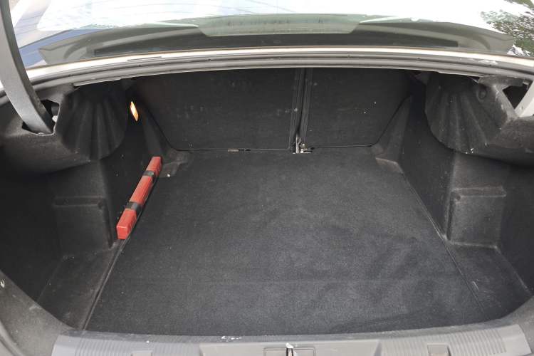 Used Citroen C4L 2015 1.8L Automatic Luxury Edition Trunk