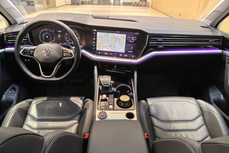 Used Volkswagen Touareg New Energy 2021 eHybrid Interior 1