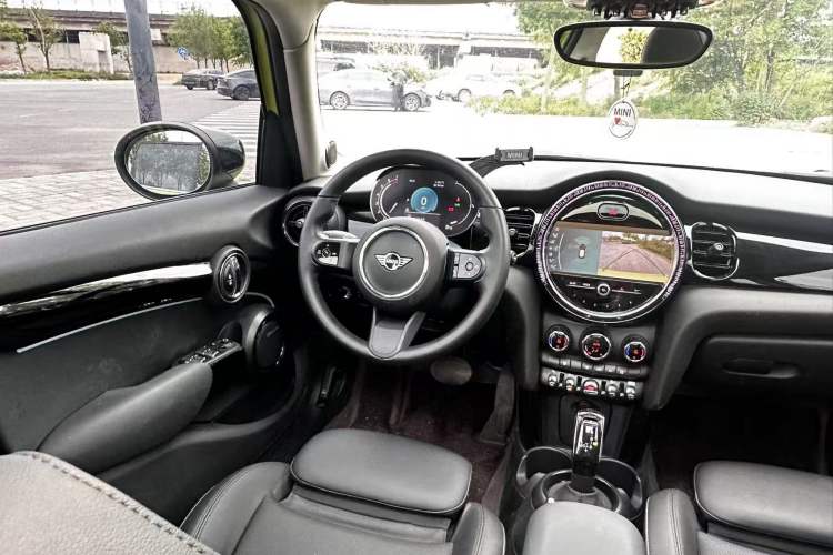 Used MINI 2022 Updated 1.5T COOPER Classic Edition Five-Door Version