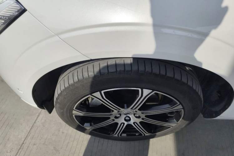 Used Volvo XC60 New Energy 2019 T8 e-Drive Hybrid Prestige Luxury Edition China VI Standard Exterior 6