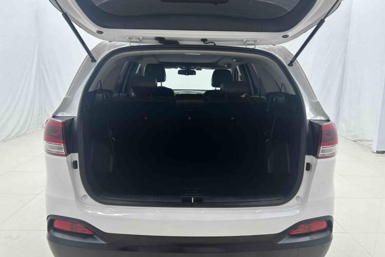 Used Kia Sorento 2015 Sorento L 2.4L Gasoline 4WD Elite Edition 7 Seats China IV Standard