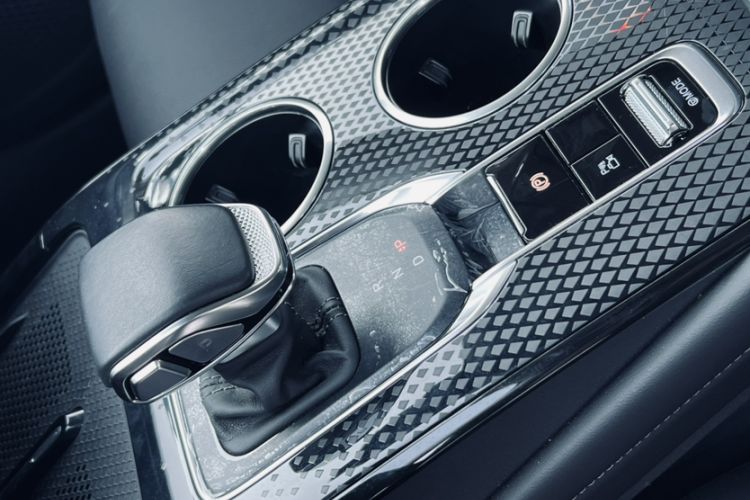 Used Hongqi HS3 PHEV 2025 Model PHEV 117km Jingwei PLUS Edition
