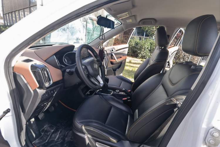 Used Dongfeng Aeolus AX4 2017 1.6L Manual ChaoShang Model
