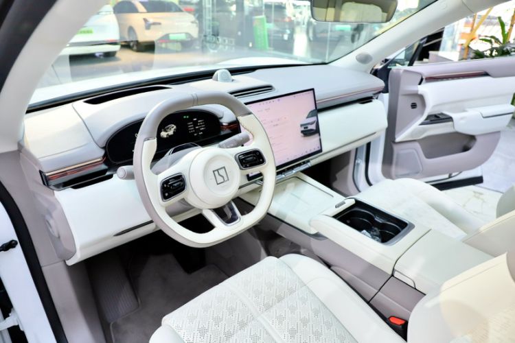 Used Zeekr 7X 2025 100kWh Long-Range All-Wheel Drive Intelligent Driving Version Interior 4