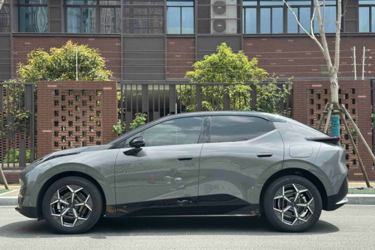 Used Lynk & Co Z20 2025 530 km Range Rear-Wheel Drive Max Exterior 6