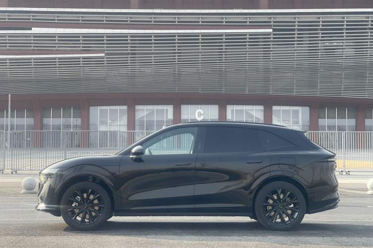 Used Zeekr 7X 2025 100 kWh Long-Range Rear-Wheel Drive with Intelligent Driving Features Exterior 3