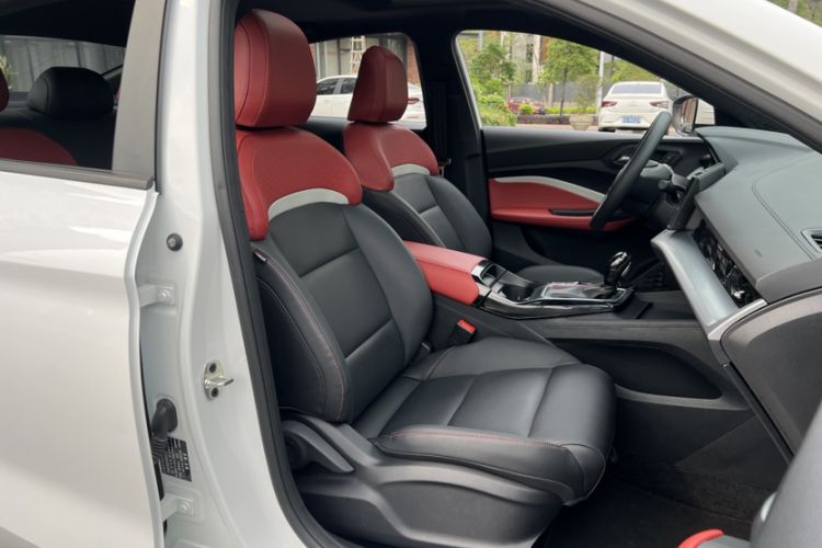 Used MG 5 2023 180 DVVT CVT Luxury Edition Right Front Seat