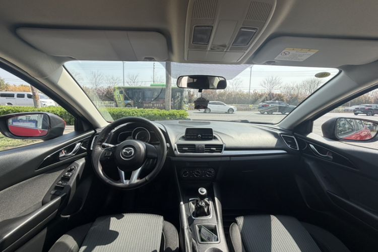 Used Mazda 3 Axela 2016 Sedan 1.5L Manual Comfort Model