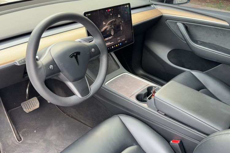 Used Tesla Model Y 2022 Revised Version Long-Range All-Wheel Drive Left Front Seat