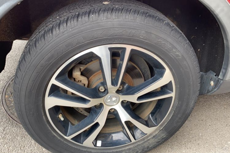 Used JMC Yusheng S330 2016 1.5L GTDi Automatic Two-Wheel Drive Fashion Edition
